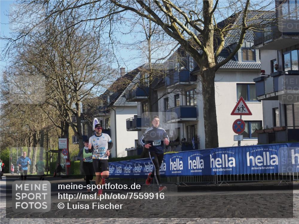 06.04.2025 - 44. Internationalen Wilhelmsburger Insellauf Luisa Fischer http://msf.ph/oto/7559916 06.04.2025 10:27:12 Ziel 3344, 4207, 4553 meine-sportfotos.de