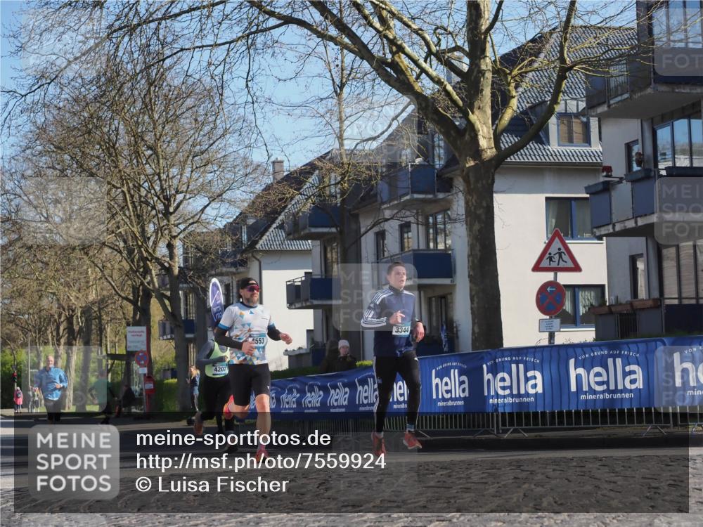 06.04.2025 - 44. Internationalen Wilhelmsburger Insellauf Luisa Fischer http://msf.ph/oto/7559924 06.04.2025 10:27:12 Ziel 4207, 4553, 3344 meine-sportfotos.de