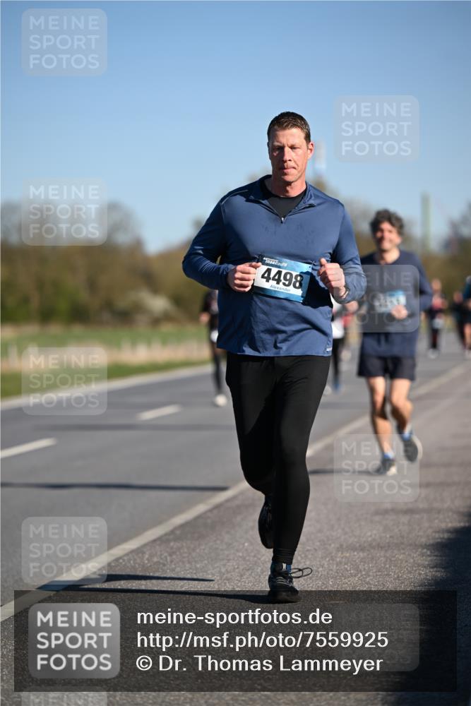 06.04.2025 - 44. Internationalen Wilhelmsburger Insellauf Dr. Thomas Lammeyer http://msf.ph/oto/7559925 06.04.2025 09:35:35 Laufen 4498 meine-sportfotos.de
