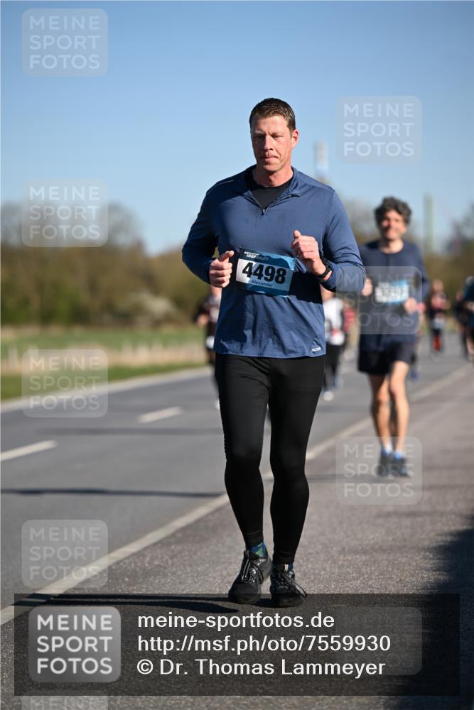 06.04.2025 - 44. Internationalen Wilhelmsburger Insellauf Dr. Thomas Lammeyer http://msf.ph/oto/7559930 06.04.2025 09:35:35 Laufen 4498 meine-sportfotos.de