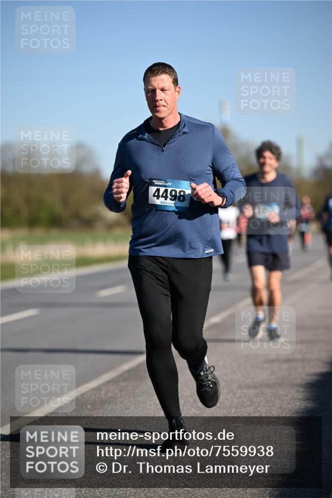 06.04.2025 - 44. Internationalen Wilhelmsburger Insellauf Dr. Thomas Lammeyer http://msf.ph/oto/7559938 06.04.2025 09:35:35 Laufen 4498 meine-sportfotos.de