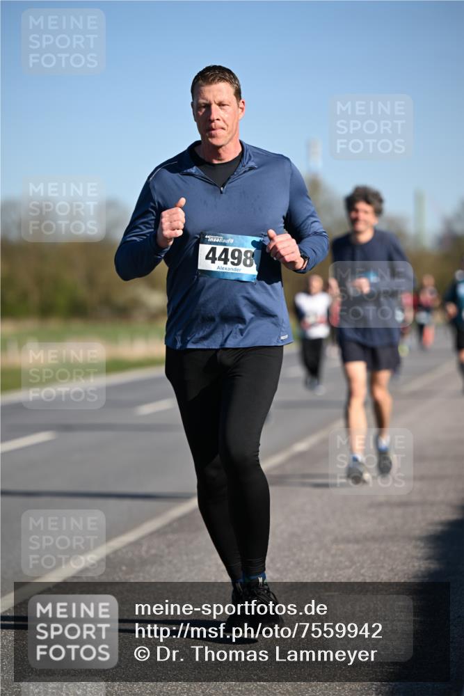 06.04.2025 - 44. Internationalen Wilhelmsburger Insellauf Dr. Thomas Lammeyer http://msf.ph/oto/7559942 06.04.2025 09:35:35 Laufen 4498 meine-sportfotos.de