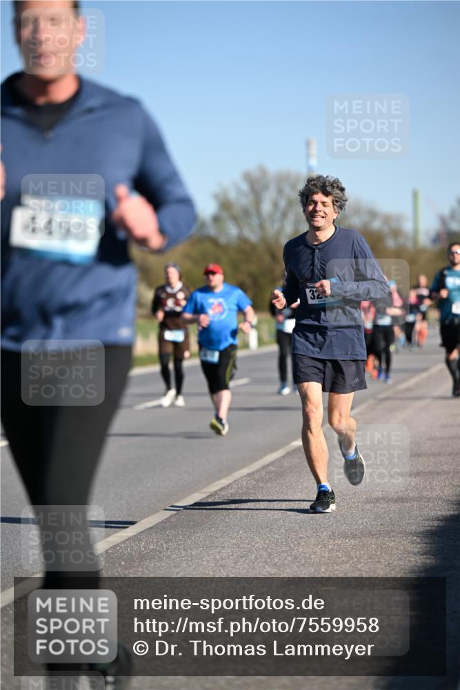 06.04.2025 - 44. Internationalen Wilhelmsburger Insellauf Dr. Thomas Lammeyer http://msf.ph/oto/7559958 06.04.2025 09:35:36 Laufen 4498, 32 meine-sportfotos.de