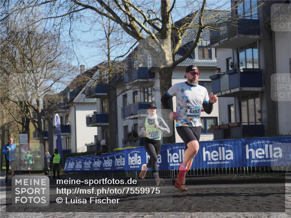 06.04.2025 - 44. Internationalen Wilhelmsburger Insellauf Luisa Fischer http://msf.ph/oto/7559975 06.04.2025 10:27:14 Ziel 4207, 4553 meine-sportfotos.de