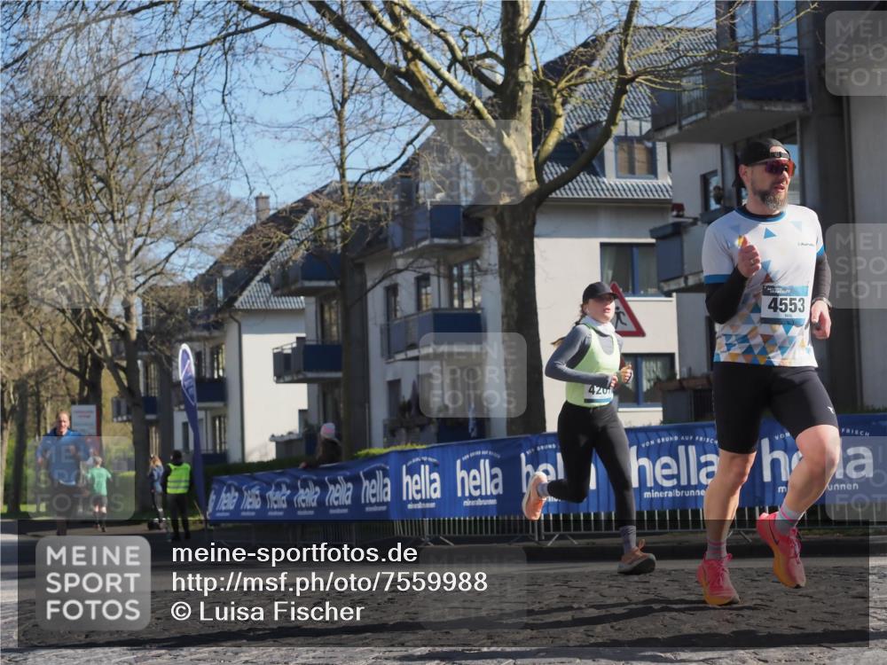 06.04.2025 - 44. Internationalen Wilhelmsburger Insellauf Luisa Fischer http://msf.ph/oto/7559988 06.04.2025 10:27:14 Ziel 420, 4553 meine-sportfotos.de