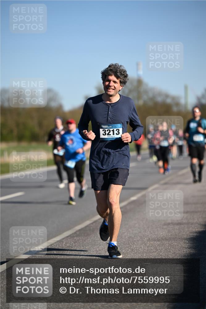 06.04.2025 - 44. Internationalen Wilhelmsburger Insellauf Dr. Thomas Lammeyer http://msf.ph/oto/7559995 06.04.2025 09:35:37 Laufen 3213 meine-sportfotos.de