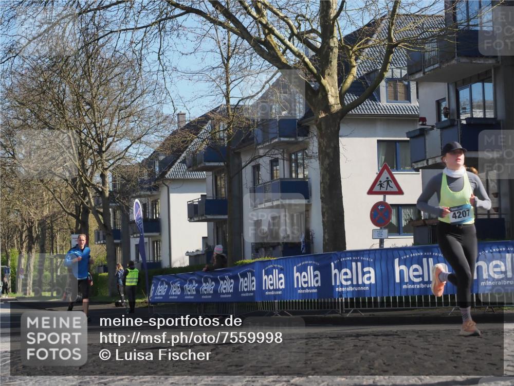 06.04.2025 - 44. Internationalen Wilhelmsburger Insellauf Luisa Fischer http://msf.ph/oto/7559998 06.04.2025 10:27:14 Ziel 4207 meine-sportfotos.de