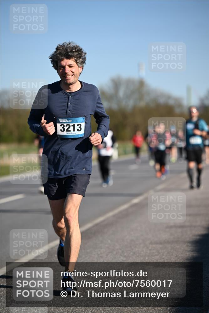 06.04.2025 - 44. Internationalen Wilhelmsburger Insellauf Dr. Thomas Lammeyer http://msf.ph/oto/7560017 06.04.2025 09:35:38 Laufen 3213 meine-sportfotos.de