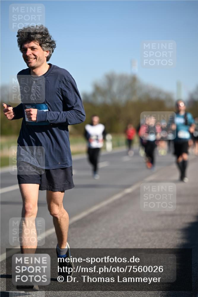 06.04.2025 - 44. Internationalen Wilhelmsburger Insellauf Dr. Thomas Lammeyer http://msf.ph/oto/7560026 06.04.2025 09:35:38 Laufen  meine-sportfotos.de