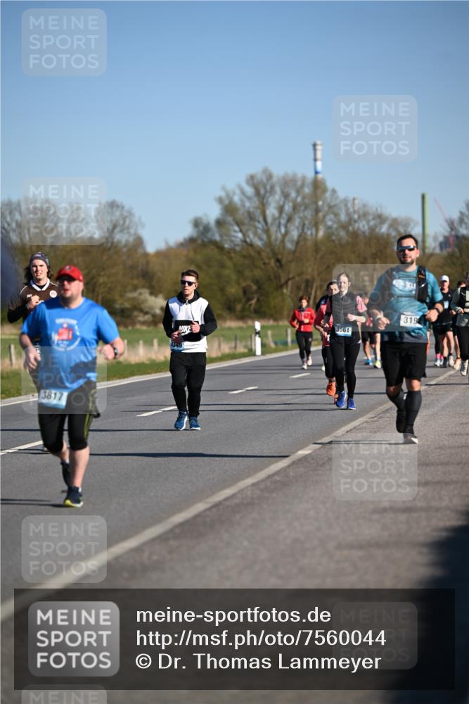 06.04.2025 - 44. Internationalen Wilhelmsburger Insellauf Dr. Thomas Lammeyer http://msf.ph/oto/7560044 06.04.2025 09:35:39 Laufen 3817, 4349, 3561, 319 meine-sportfotos.de