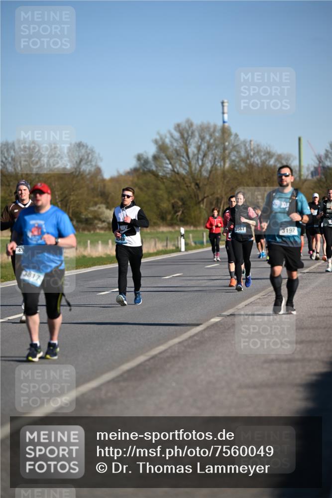 06.04.2025 - 44. Internationalen Wilhelmsburger Insellauf Dr. Thomas Lammeyer http://msf.ph/oto/7560049 06.04.2025 09:35:39 Laufen 43, 3817, 3561, 3192, 4349 meine-sportfotos.de