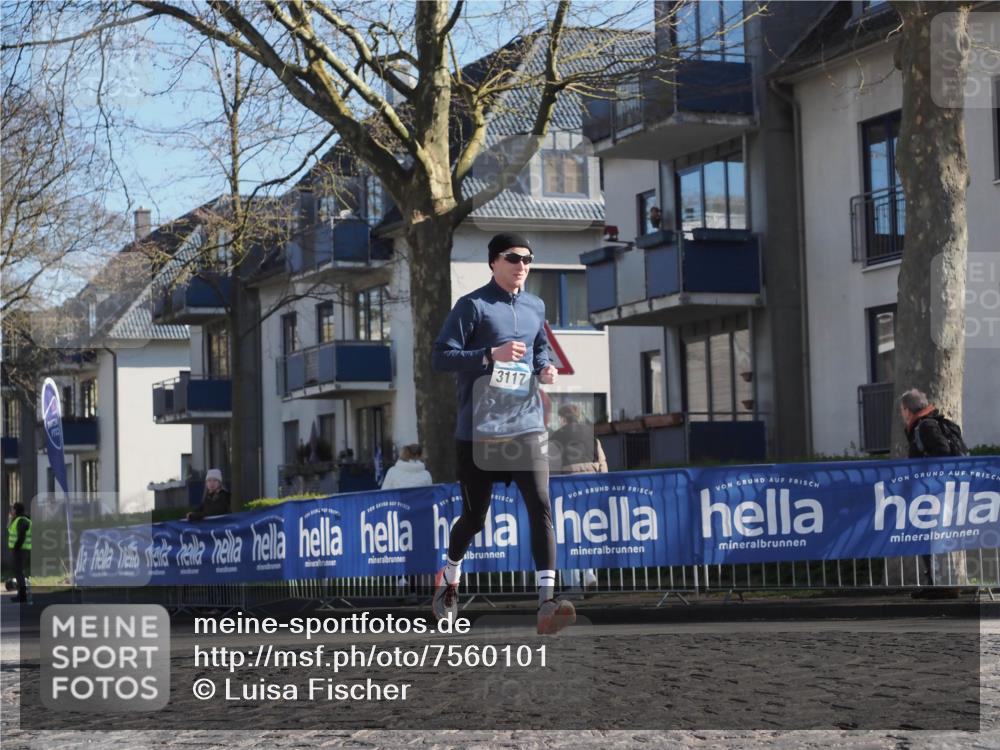 06.04.2025 - 44. Internationalen Wilhelmsburger Insellauf Luisa Fischer http://msf.ph/oto/7560101 06.04.2025 10:27:29 Ziel 3117 meine-sportfotos.de