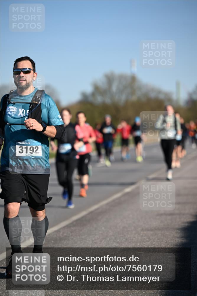 06.04.2025 - 44. Internationalen Wilhelmsburger Insellauf Dr. Thomas Lammeyer http://msf.ph/oto/7560179 06.04.2025 09:35:44 Laufen 3192 meine-sportfotos.de