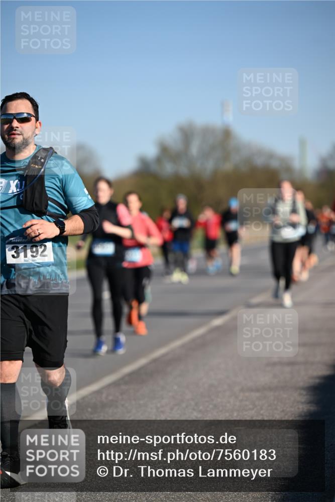 06.04.2025 - 44. Internationalen Wilhelmsburger Insellauf Dr. Thomas Lammeyer http://msf.ph/oto/7560183 06.04.2025 09:35:44 Laufen 3192 meine-sportfotos.de