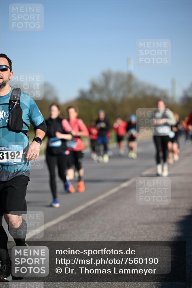 06.04.2025 - 44. Internationalen Wilhelmsburger Insellauf Dr. Thomas Lammeyer http://msf.ph/oto/7560190 06.04.2025 09:35:44 Laufen 3192 meine-sportfotos.de