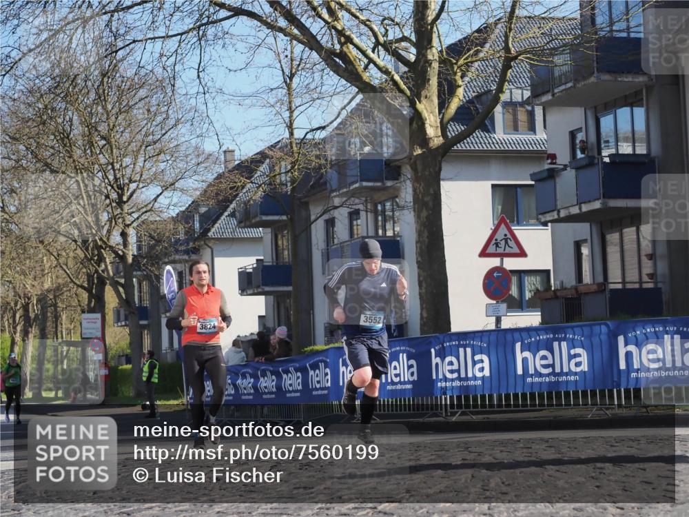 06.04.2025 - 44. Internationalen Wilhelmsburger Insellauf Luisa Fischer http://msf.ph/oto/7560199 06.04.2025 10:27:38 Ziel 3824, 3552 meine-sportfotos.de