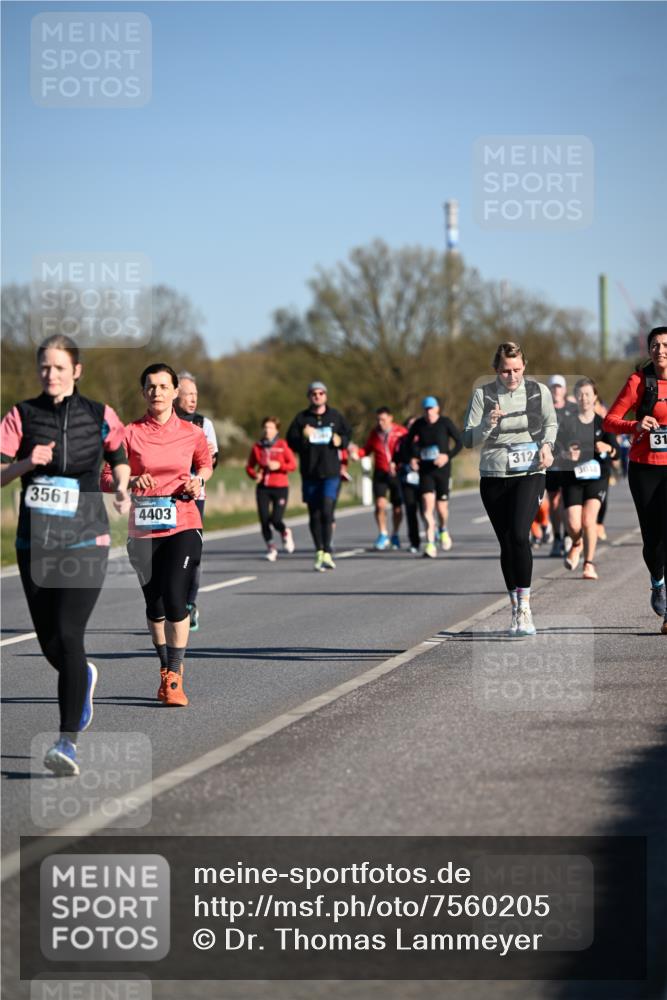 06.04.2025 - 44. Internationalen Wilhelmsburger Insellauf Dr. Thomas Lammeyer http://msf.ph/oto/7560205 06.04.2025 09:35:45 Laufen 3561, 4403, 3124, 3048, 31 meine-sportfotos.de