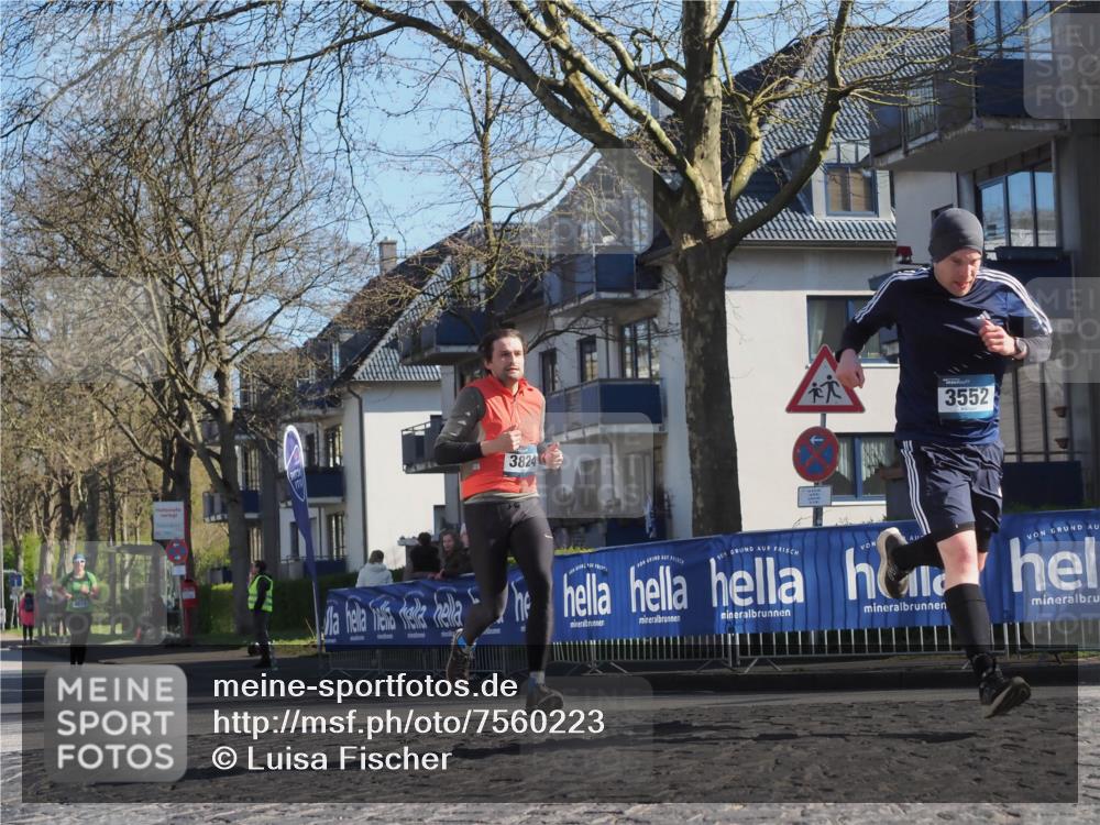 06.04.2025 - 44. Internationalen Wilhelmsburger Insellauf Luisa Fischer http://msf.ph/oto/7560223 06.04.2025 10:27:39 Ziel 4615, 3824, 3552 meine-sportfotos.de
