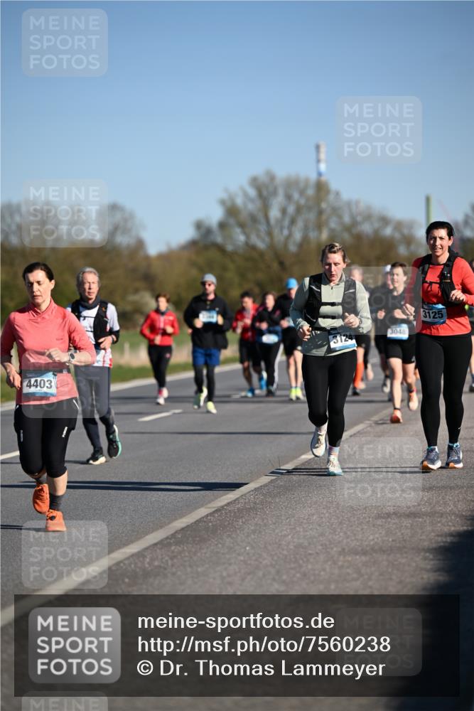 06.04.2025 - 44. Internationalen Wilhelmsburger Insellauf Dr. Thomas Lammeyer http://msf.ph/oto/7560238 06.04.2025 09:35:46 Laufen 4403, 3124, 3048, 3125 meine-sportfotos.de