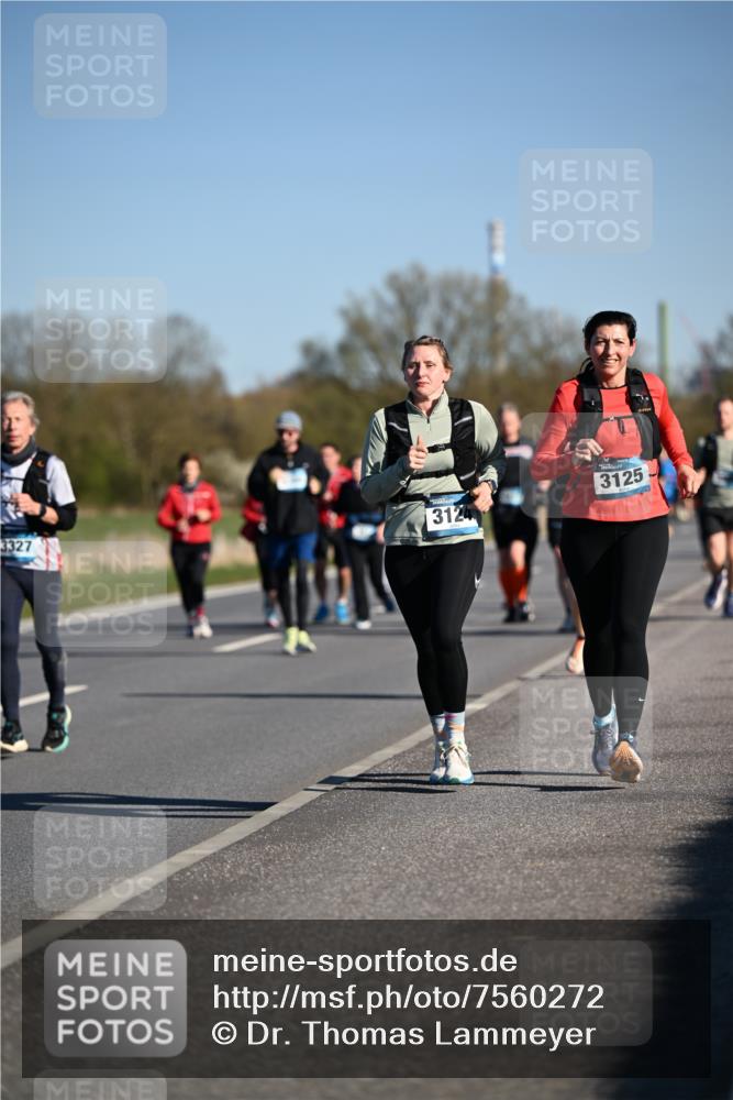 06.04.2025 - 44. Internationalen Wilhelmsburger Insellauf Dr. Thomas Lammeyer http://msf.ph/oto/7560272 06.04.2025 09:35:47 Laufen 3124, 3327, 3125 meine-sportfotos.de