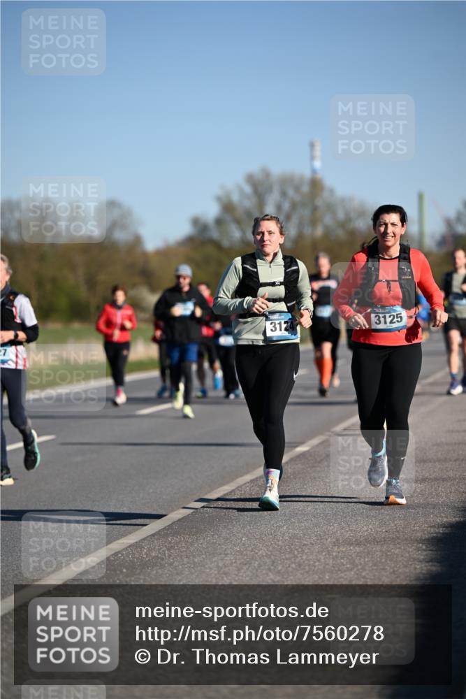 06.04.2025 - 44. Internationalen Wilhelmsburger Insellauf Dr. Thomas Lammeyer http://msf.ph/oto/7560278 06.04.2025 09:35:47 Laufen 3124, 3125 meine-sportfotos.de