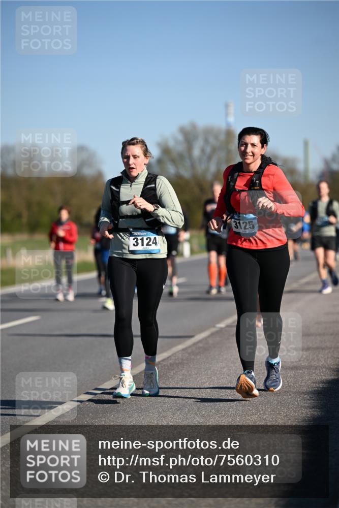 06.04.2025 - 44. Internationalen Wilhelmsburger Insellauf Dr. Thomas Lammeyer http://msf.ph/oto/7560310 06.04.2025 09:35:48 Laufen 3124, 3125 meine-sportfotos.de