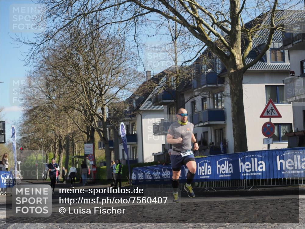 06.04.2025 - 44. Internationalen Wilhelmsburger Insellauf Luisa Fischer http://msf.ph/oto/7560407 06.04.2025 10:27:51 Ziel 5070 meine-sportfotos.de