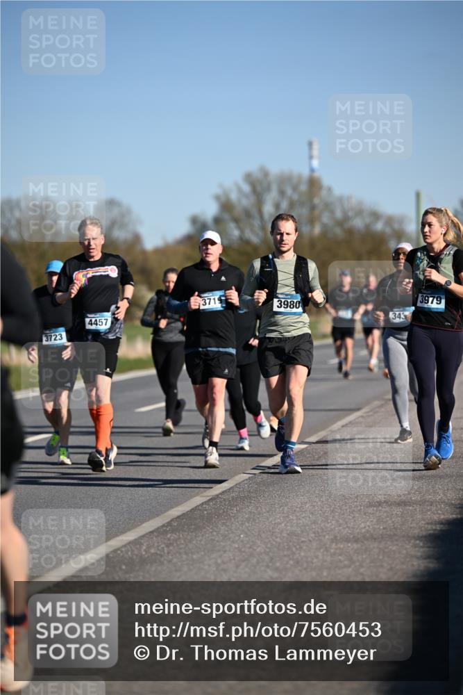 06.04.2025 - 44. Internationalen Wilhelmsburger Insellauf Dr. Thomas Lammeyer http://msf.ph/oto/7560453 06.04.2025 09:35:53 Laufen 3719, 3980, 3979, 343, 4457, 3723 meine-sportfotos.de