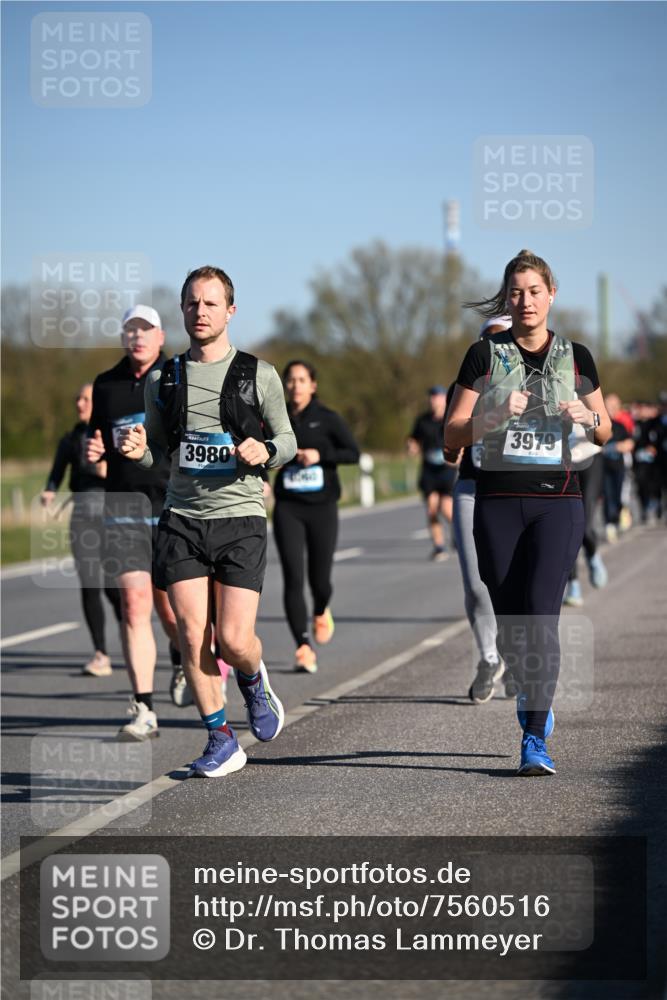 06.04.2025 - 44. Internationalen Wilhelmsburger Insellauf Dr. Thomas Lammeyer http://msf.ph/oto/7560516 06.04.2025 09:35:55 Laufen 3980, 13, 3979 meine-sportfotos.de