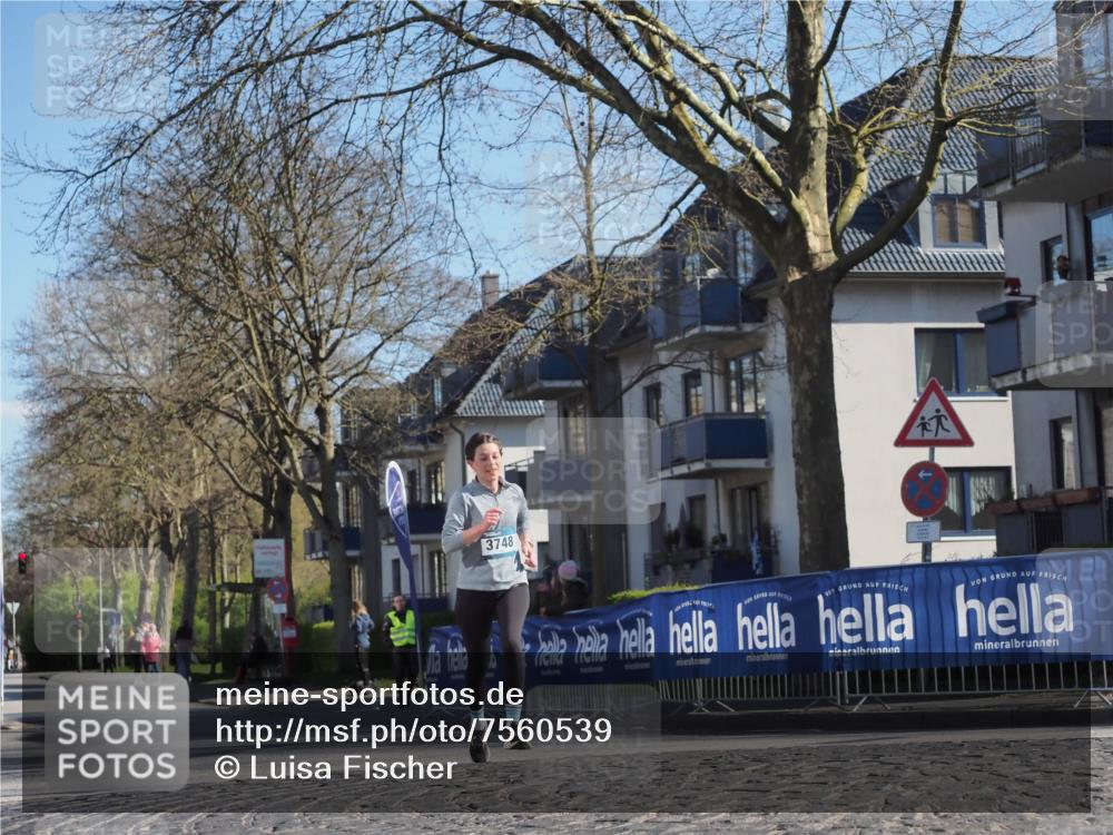 06.04.2025 - 44. Internationalen Wilhelmsburger Insellauf Luisa Fischer http://msf.ph/oto/7560539 06.04.2025 10:28:03 Ziel 3748 meine-sportfotos.de