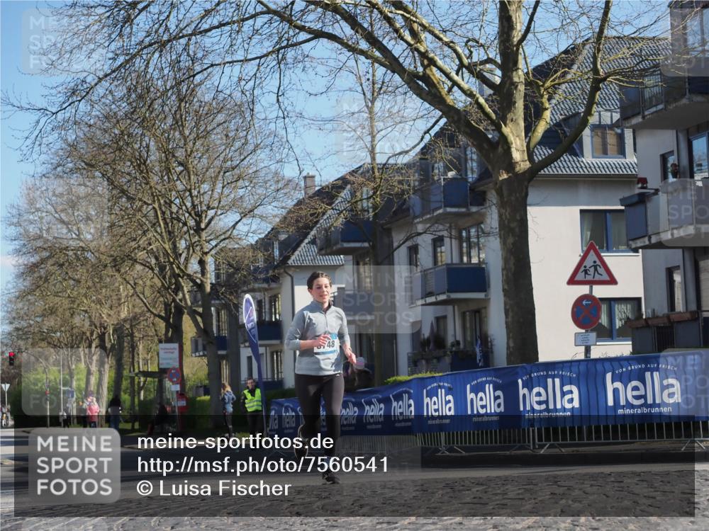06.04.2025 - 44. Internationalen Wilhelmsburger Insellauf Luisa Fischer http://msf.ph/oto/7560541 06.04.2025 10:28:03 Ziel 48 meine-sportfotos.de