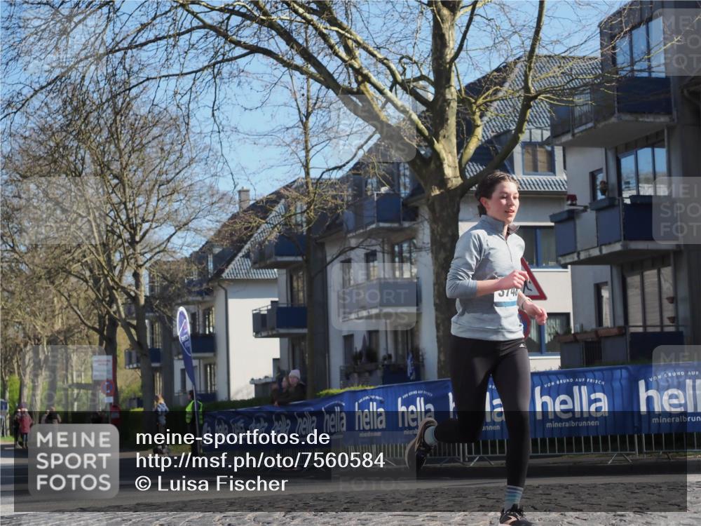 06.04.2025 - 44. Internationalen Wilhelmsburger Insellauf Luisa Fischer http://msf.ph/oto/7560584 06.04.2025 10:28:04 Ziel 3740 meine-sportfotos.de
