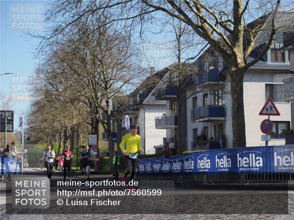 06.04.2025 - 44. Internationalen Wilhelmsburger Insellauf Luisa Fischer http://msf.ph/oto/7560599 06.04.2025 10:28:19 Ziel 420, 4454 meine-sportfotos.de