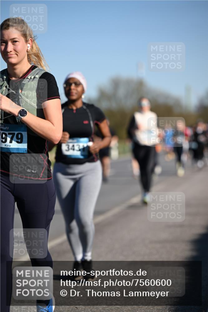 06.04.2025 - 44. Internationalen Wilhelmsburger Insellauf Dr. Thomas Lammeyer http://msf.ph/oto/7560600 06.04.2025 09:35:57 Laufen 979, 343 meine-sportfotos.de