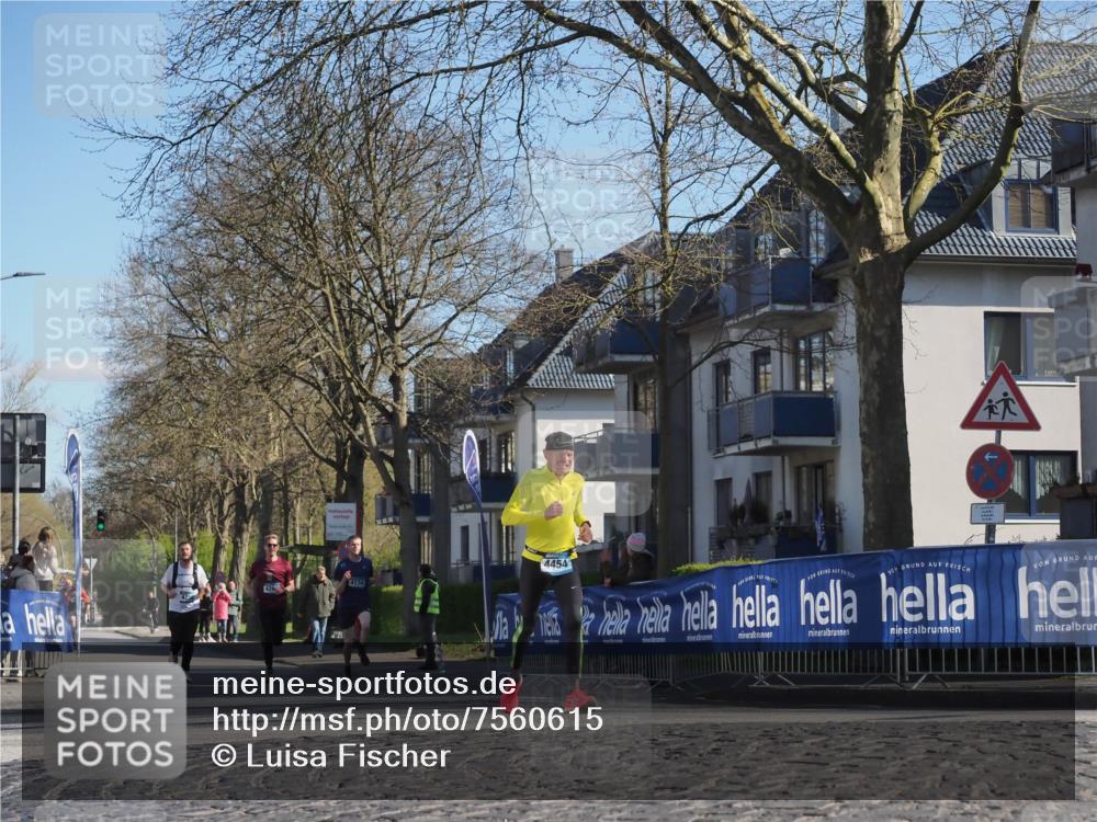 06.04.2025 - 44. Internationalen Wilhelmsburger Insellauf Luisa Fischer http://msf.ph/oto/7560615 06.04.2025 10:28:19 Ziel 4174, 4454 meine-sportfotos.de
