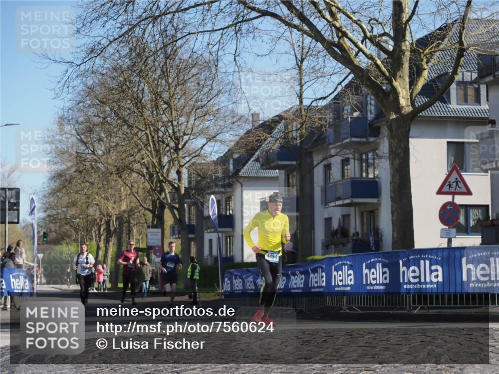 06.04.2025 - 44. Internationalen Wilhelmsburger Insellauf Luisa Fischer http://msf.ph/oto/7560624 06.04.2025 10:28:20 Ziel 4174, 4454 meine-sportfotos.de