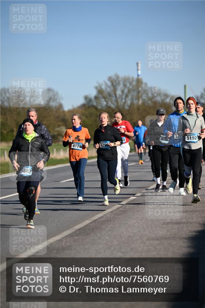 06.04.2025 - 44. Internationalen Wilhelmsburger Insellauf Dr. Thomas Lammeyer http://msf.ph/oto/7560769 06.04.2025 09:36:03 Laufen 3883, 4179, 3296, 39, 33, 5192 meine-sportfotos.de