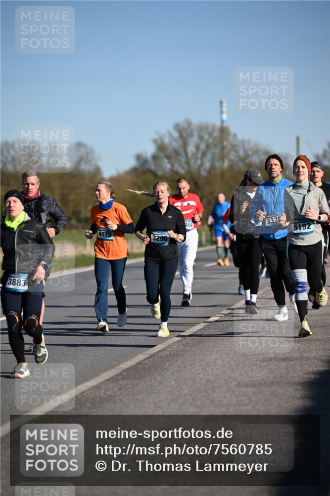 06.04.2025 - 44. Internationalen Wilhelmsburger Insellauf Dr. Thomas Lammeyer http://msf.ph/oto/7560785 06.04.2025 09:36:04 Laufen 3883, 4179, 3296, 489, 337, 5192 meine-sportfotos.de