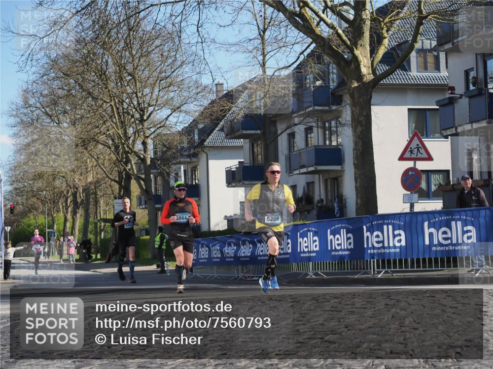 06.04.2025 - 44. Internationalen Wilhelmsburger Insellauf Luisa Fischer http://msf.ph/oto/7560793 06.04.2025 10:28:33 Ziel 3403, 3884, 5206 meine-sportfotos.de