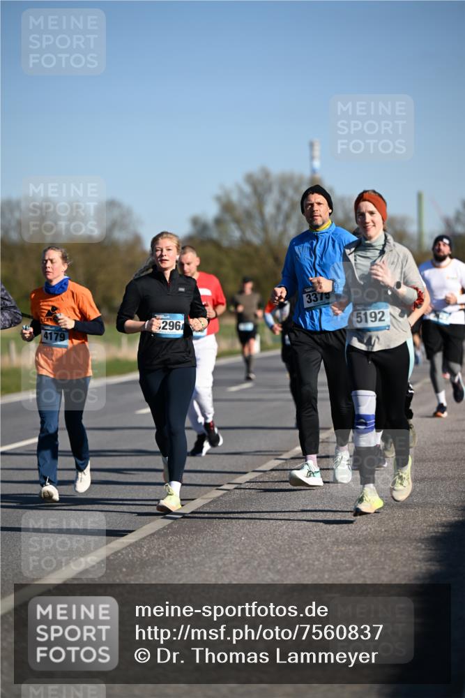 06.04.2025 - 44. Internationalen Wilhelmsburger Insellauf Dr. Thomas Lammeyer http://msf.ph/oto/7560837 06.04.2025 09:36:05 Laufen 296, 4179, 3375, 5192 meine-sportfotos.de