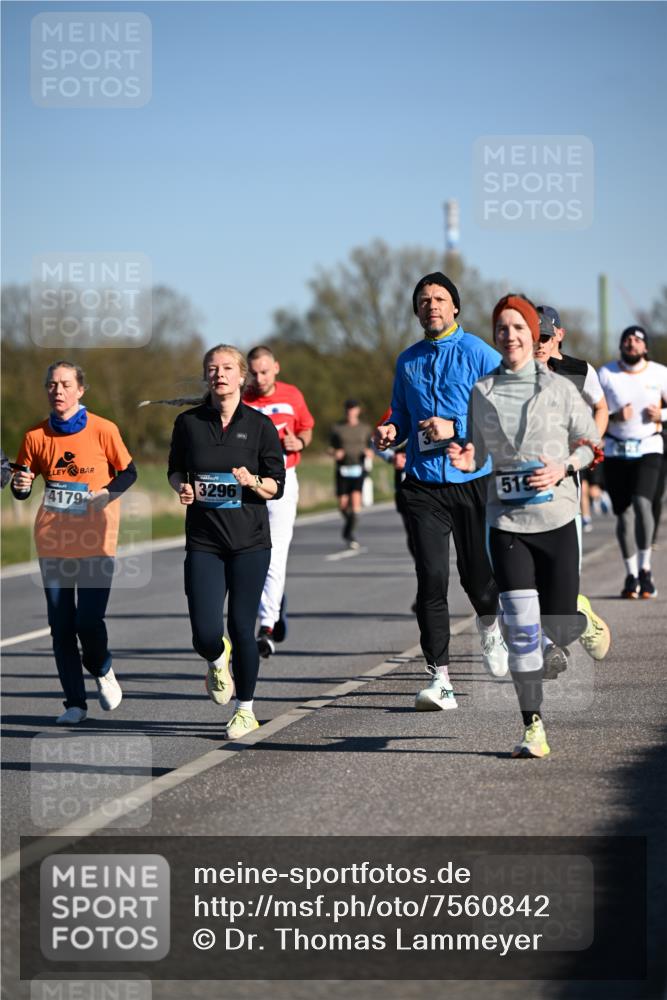 06.04.2025 - 44. Internationalen Wilhelmsburger Insellauf Dr. Thomas Lammeyer http://msf.ph/oto/7560842 06.04.2025 09:36:05 Laufen 4179, 3296, 519 meine-sportfotos.de
