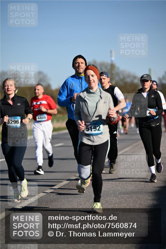 06.04.2025 - 44. Internationalen Wilhelmsburger Insellauf Dr. Thomas Lammeyer http://msf.ph/oto/7560874 06.04.2025 09:36:06 Laufen 3296, 4489, 5192 meine-sportfotos.de