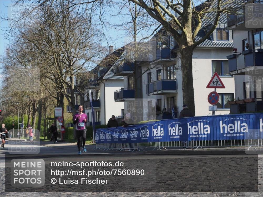 06.04.2025 - 44. Internationalen Wilhelmsburger Insellauf Luisa Fischer http://msf.ph/oto/7560890 06.04.2025 10:28:39 Ziel 4385 meine-sportfotos.de