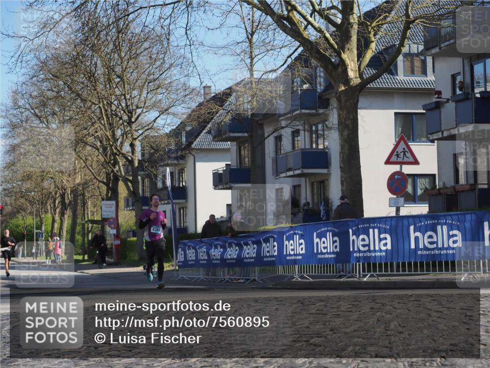 06.04.2025 - 44. Internationalen Wilhelmsburger Insellauf Luisa Fischer http://msf.ph/oto/7560895 06.04.2025 10:28:39 Ziel 4385 meine-sportfotos.de