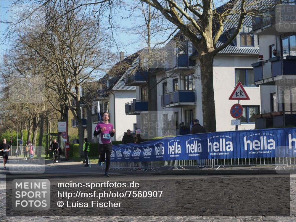 06.04.2025 - 44. Internationalen Wilhelmsburger Insellauf Luisa Fischer http://msf.ph/oto/7560907 06.04.2025 10:28:40 Ziel 4385 meine-sportfotos.de