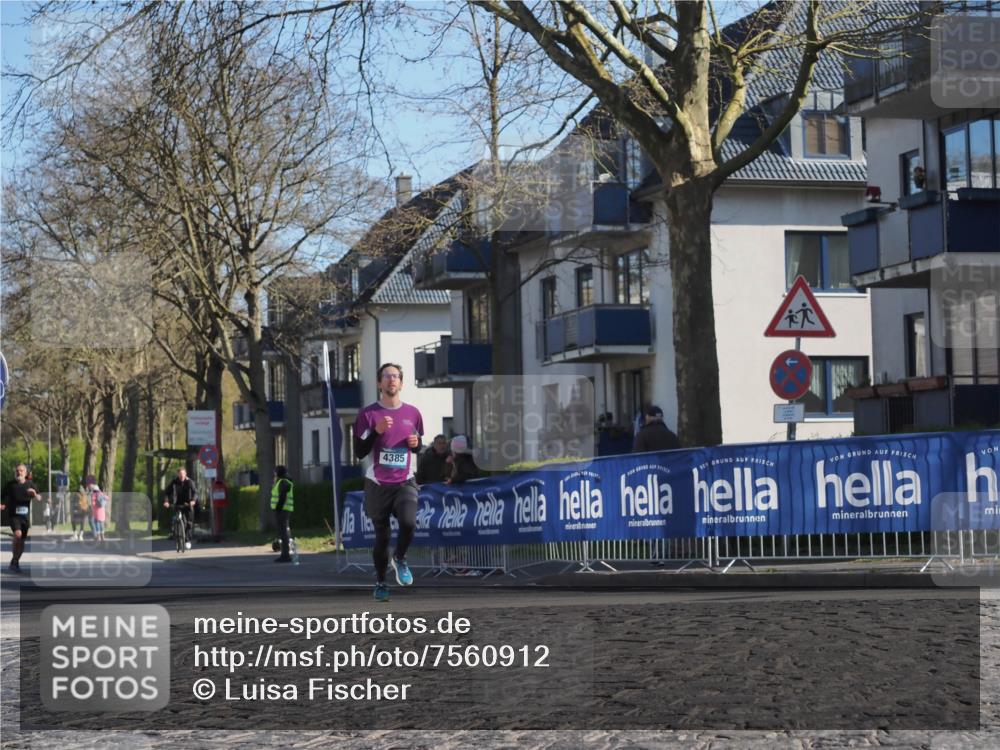 06.04.2025 - 44. Internationalen Wilhelmsburger Insellauf Luisa Fischer http://msf.ph/oto/7560912 06.04.2025 10:28:41 Ziel 4385 meine-sportfotos.de