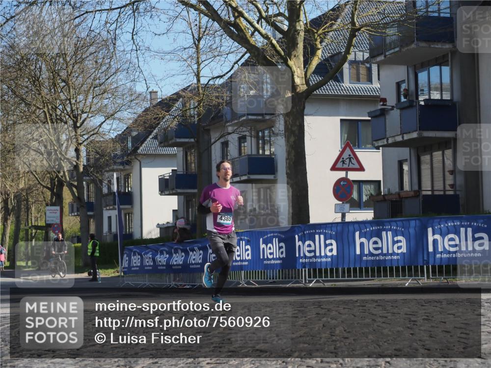 06.04.2025 - 44. Internationalen Wilhelmsburger Insellauf Luisa Fischer http://msf.ph/oto/7560926 06.04.2025 10:28:42 Ziel 4385 meine-sportfotos.de