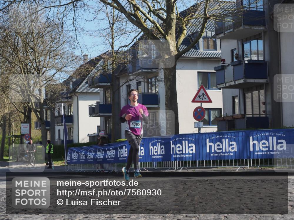 06.04.2025 - 44. Internationalen Wilhelmsburger Insellauf Luisa Fischer http://msf.ph/oto/7560930 06.04.2025 10:28:42 Ziel 4385 meine-sportfotos.de