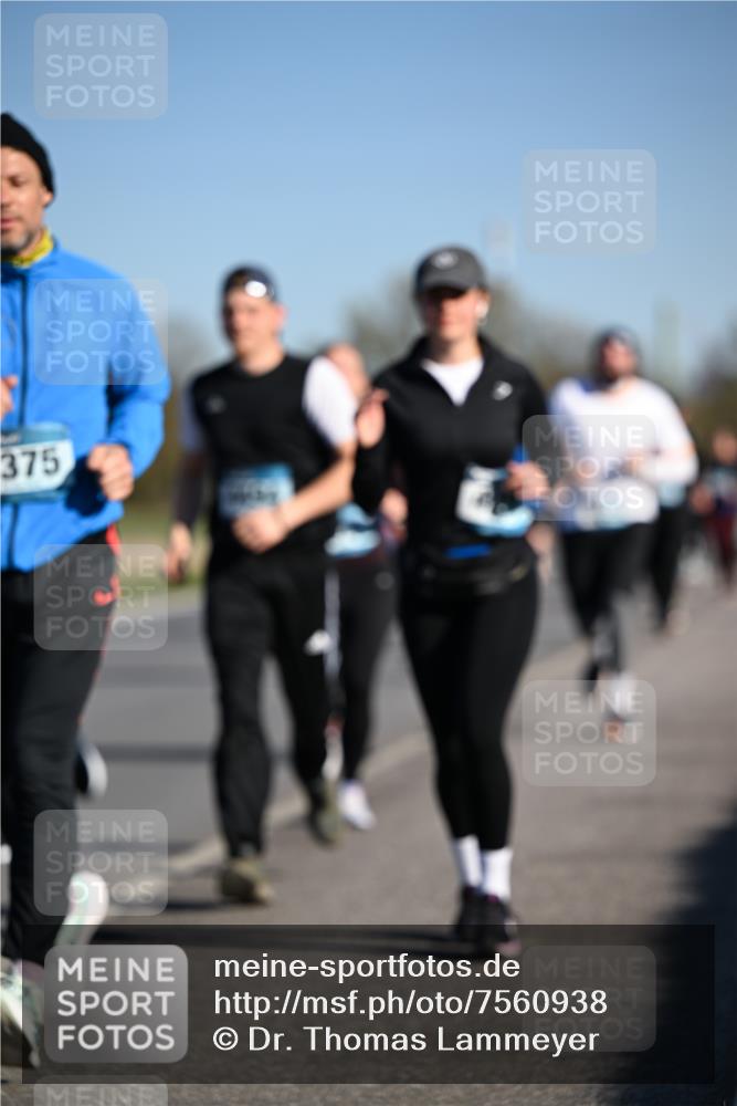 06.04.2025 - 44. Internationalen Wilhelmsburger Insellauf Dr. Thomas Lammeyer http://msf.ph/oto/7560938 06.04.2025 09:36:08 Laufen 375 meine-sportfotos.de