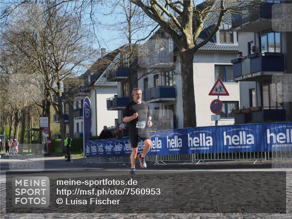 06.04.2025 - 44. Internationalen Wilhelmsburger Insellauf Luisa Fischer http://msf.ph/oto/7560953 06.04.2025 10:28:47 Ziel 4082 meine-sportfotos.de